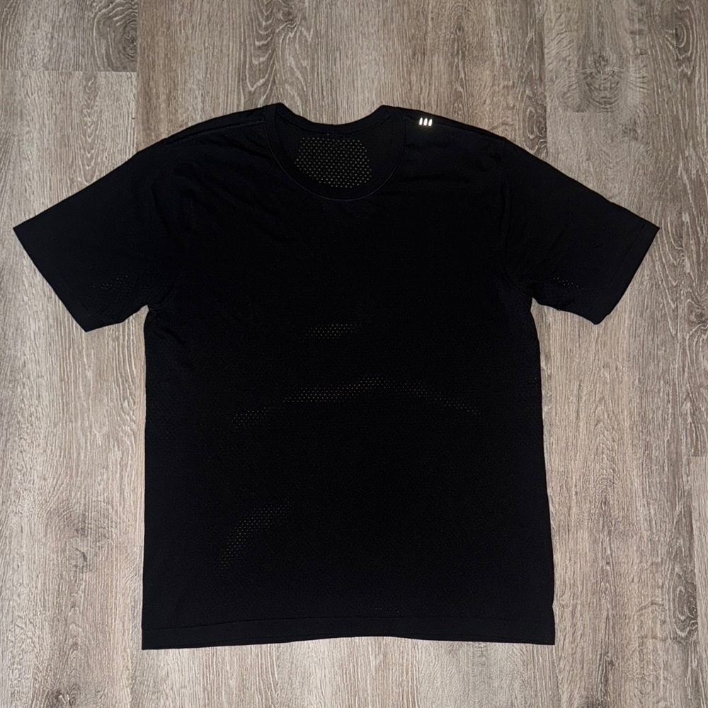 lululemon athletica Black Short Sleeve Tee